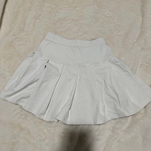 Hollister white pleated skirt